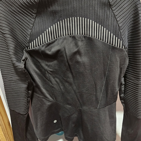 Lululemon sweater - Picture 3 of 4
